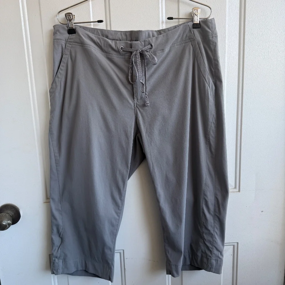 Columbia | Anytime Outdoor Capri Pants | Women’s Size 14 | Gray - Picture 3 of 11